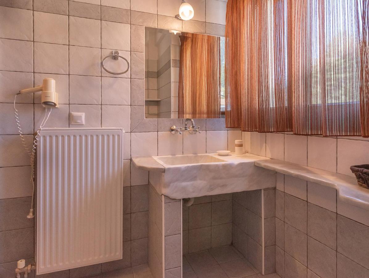Hotel Dryades Eláti Exteriör bild